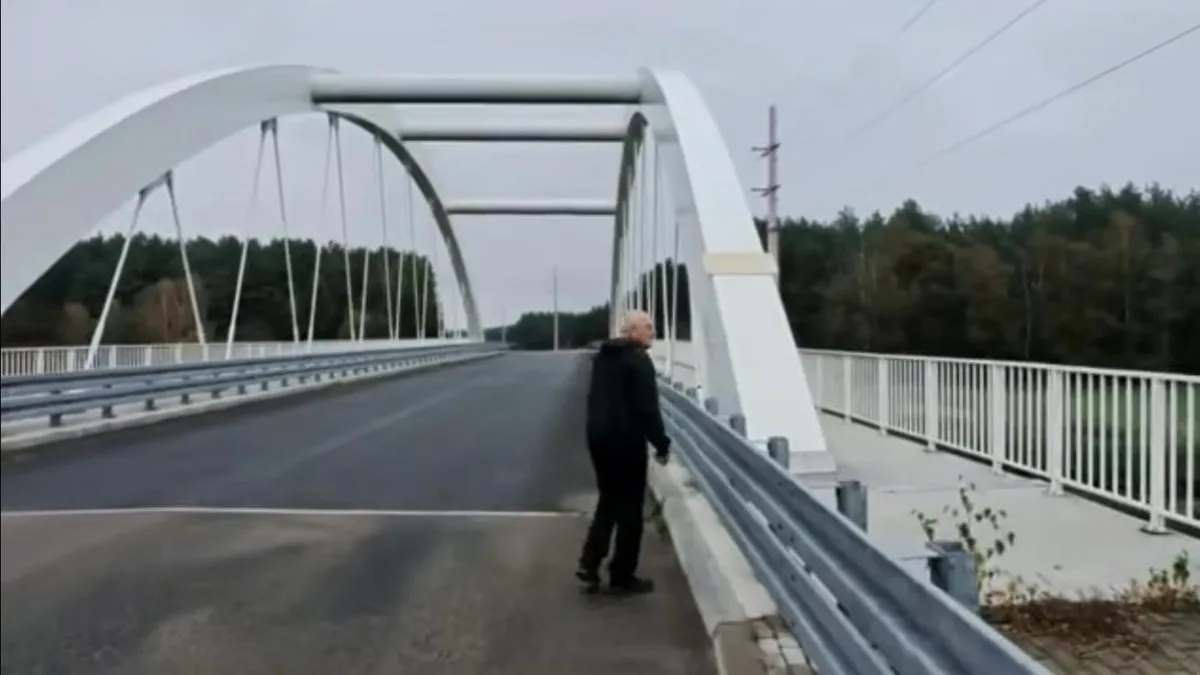 Most na rzece Orzyc w okolicach Chorzel – kadr z filmu AMZ